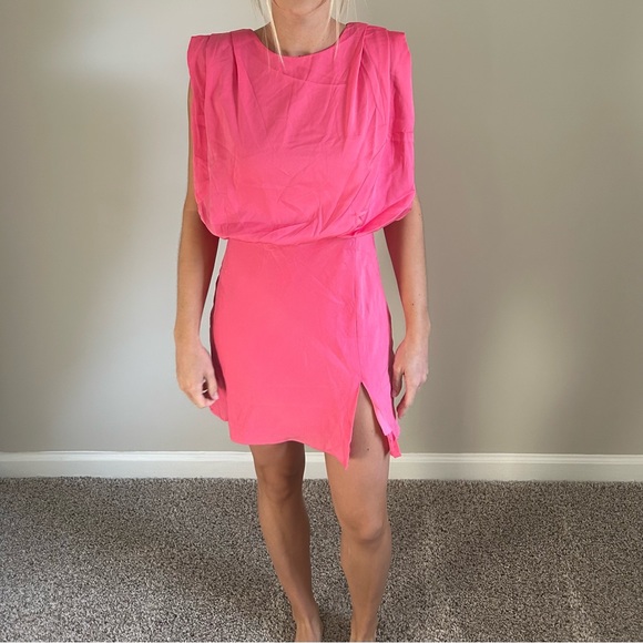 Brand new never been worn Pink padded shoulder dress - Picture 2 of 4
